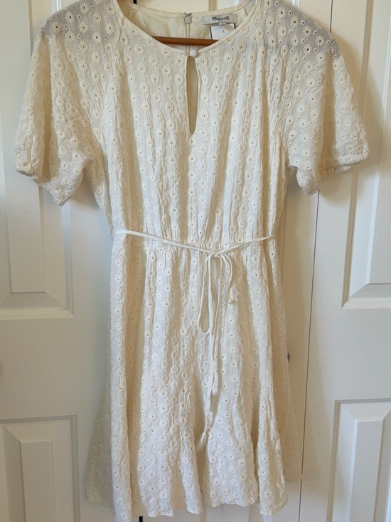 Madewell Dresses & Skirts - Madewell Cream Eyelet Tie-Waist Dress